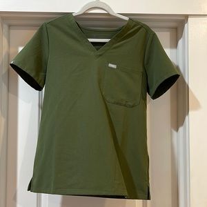 Figs pants and top set